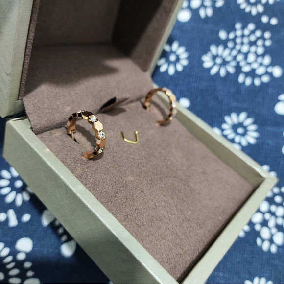CHAUMET AU750 Rose Gold Hexagonal Sparkling Hoop Earrings - Picture 2 of 7